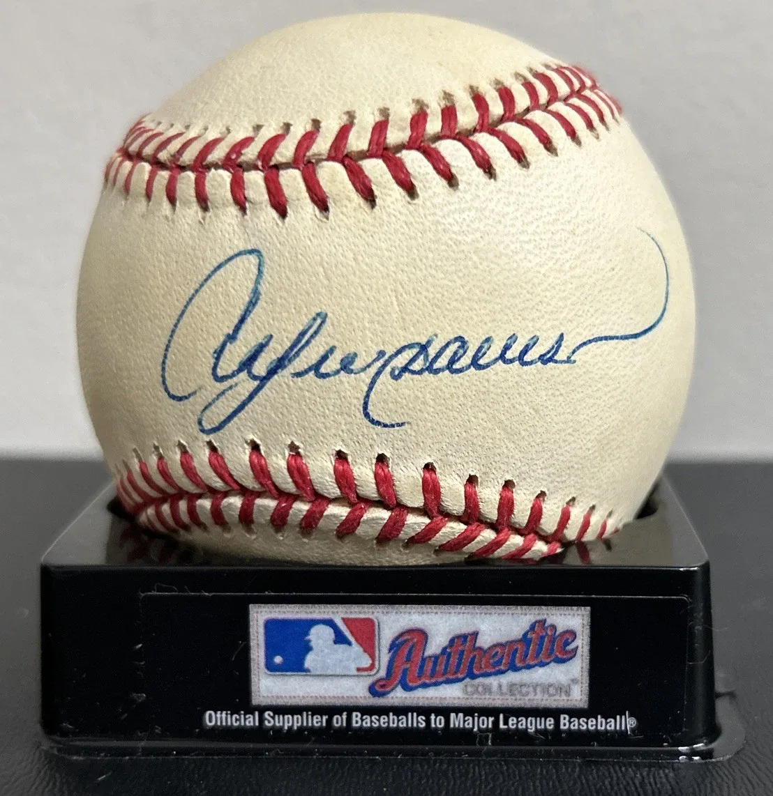 Andre Dawson Signed National League Baseball.