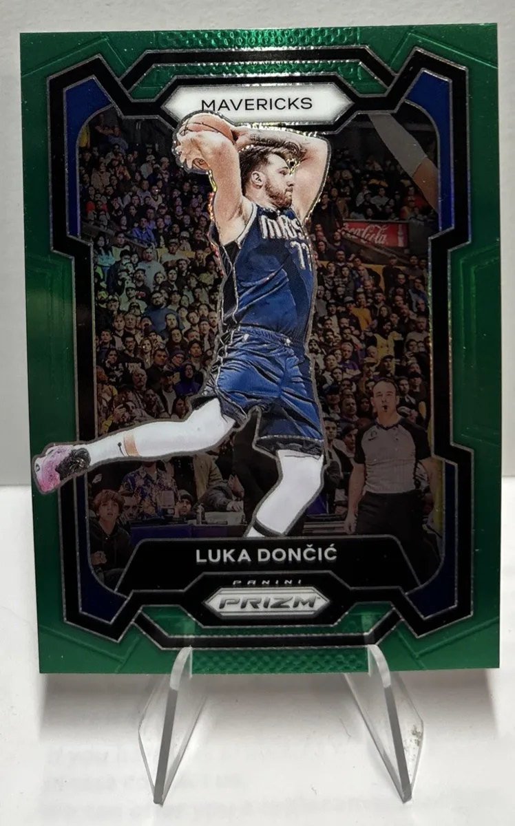 Front of 2023–24 Panini Prizm Luka Dončić Green #110.